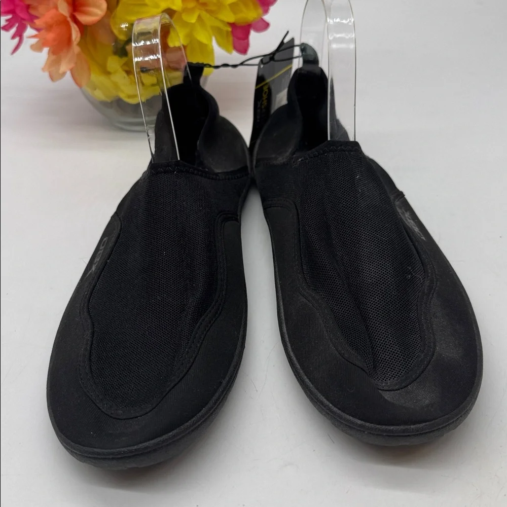 Black NWT Men's Slip-On Water Shoes Size 12 SNK9302B